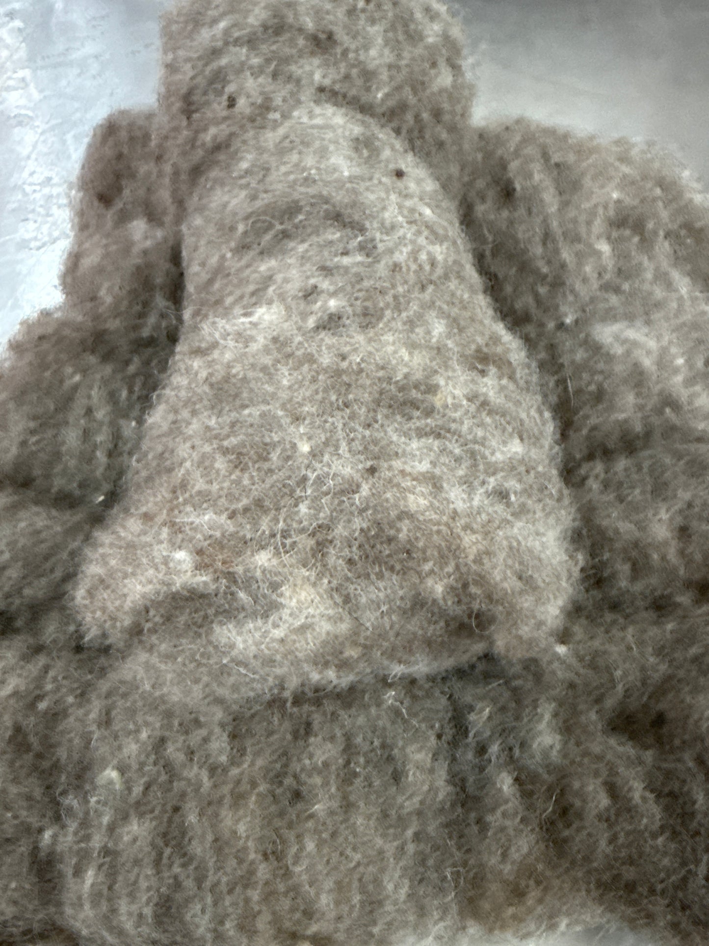 Carded  Shetland  Batt -Natural White / Grey Fawn